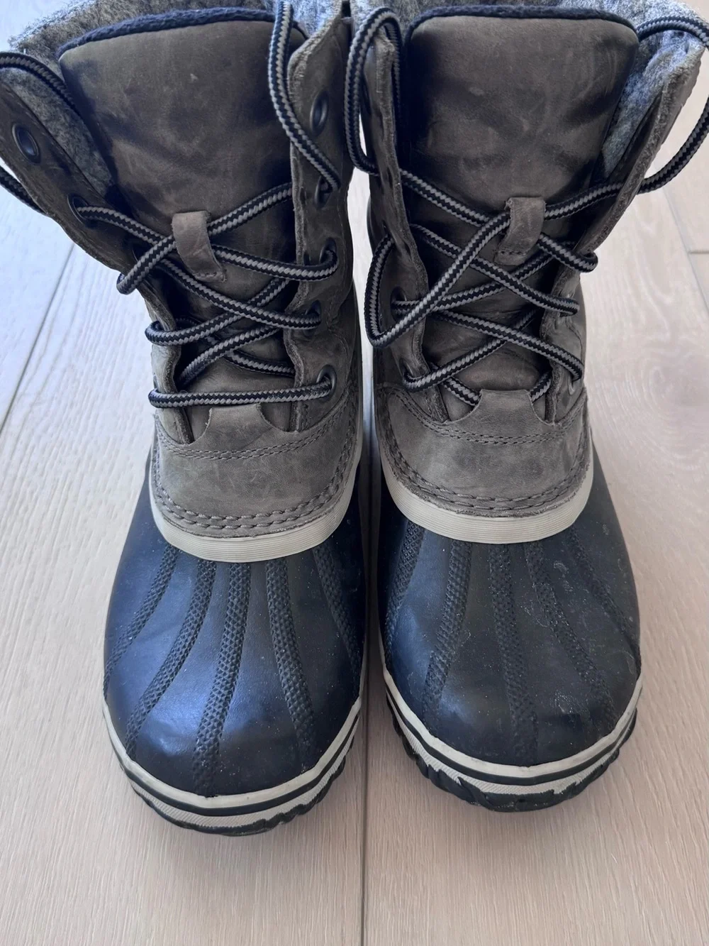 Sorel Women's Two-Tone Gray & Black Waterproof Winter Boots